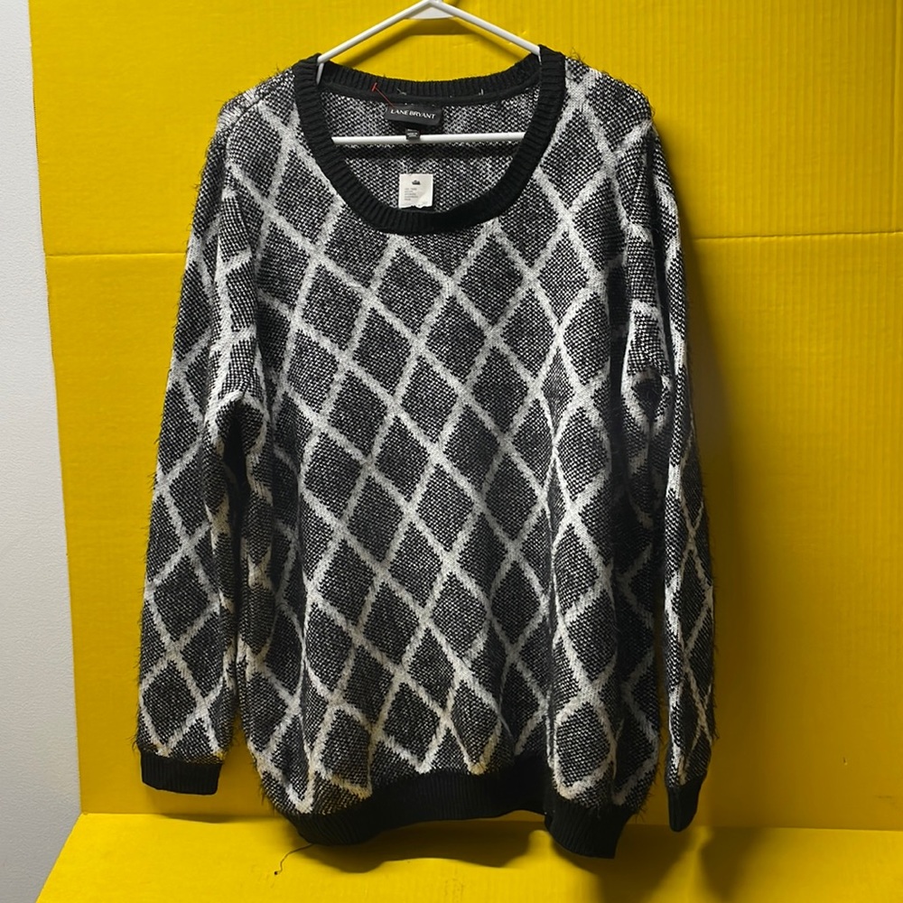 Lane Bryant eyelash crochet knit sweater, black and white. Womens size 22/24